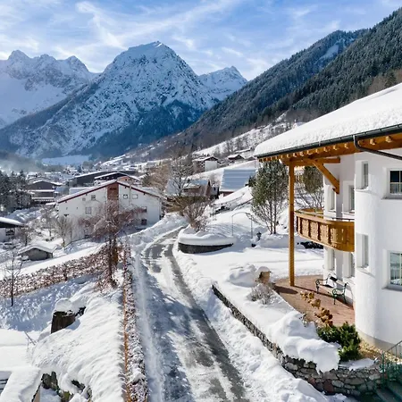 Haus Alvier By A-appartments Appartamento