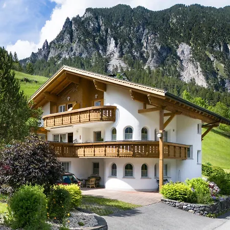 Haus Alvier By A-appartments